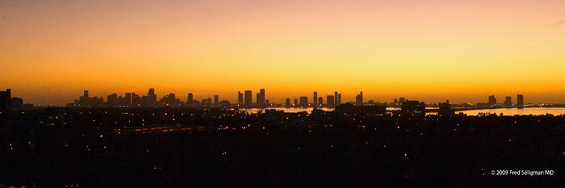 20090211_203641 D200 P1 3900x1300 srgb.jpg - View of downtown Miami from hotel